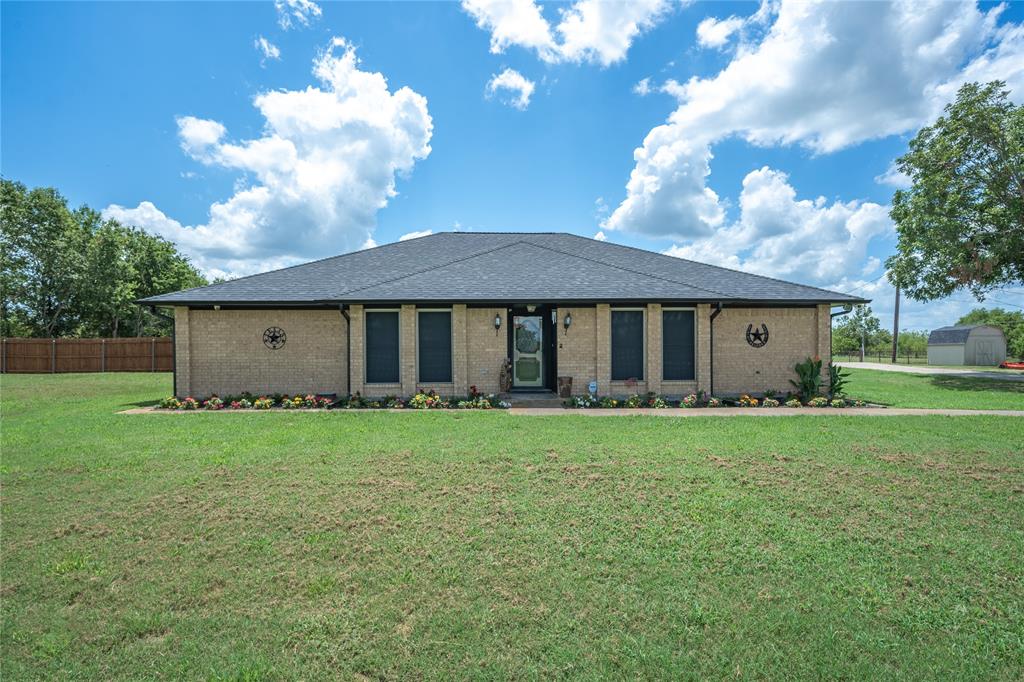 8086 County Road 272 Property Photo 1