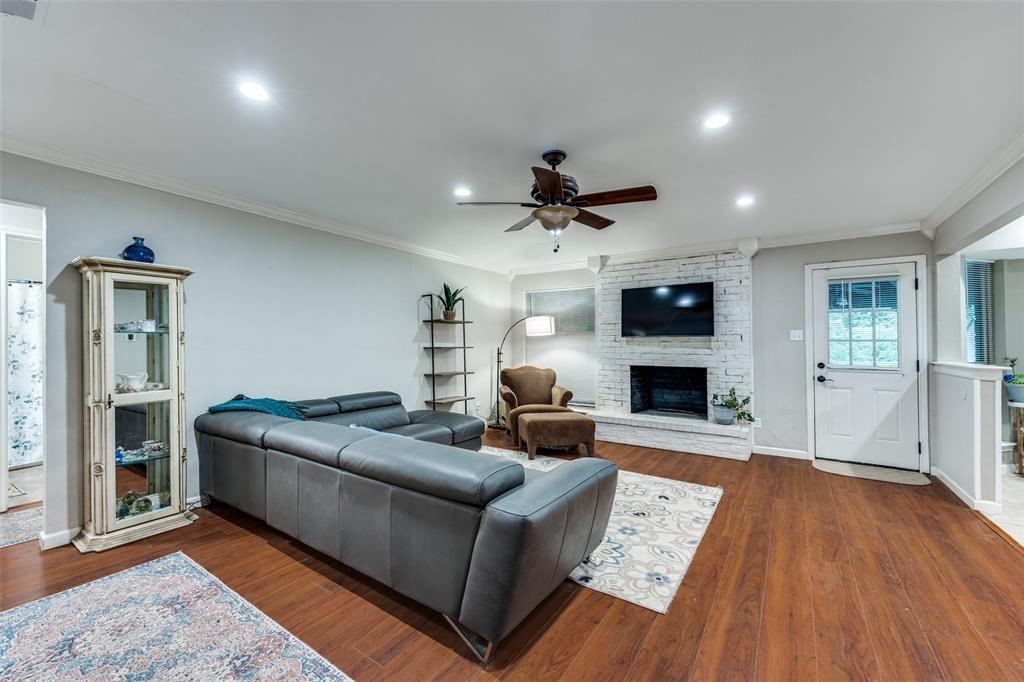 4920 Brookhollow Drive Property Photo 4