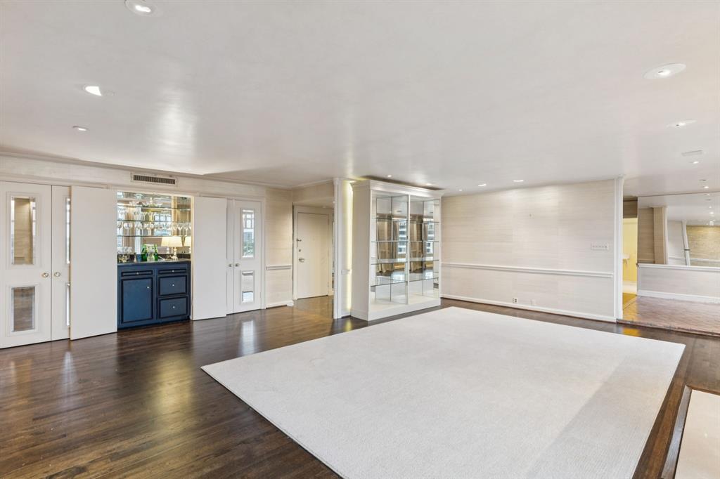 3525 Turtle Creek Boulevard Property Photo 4