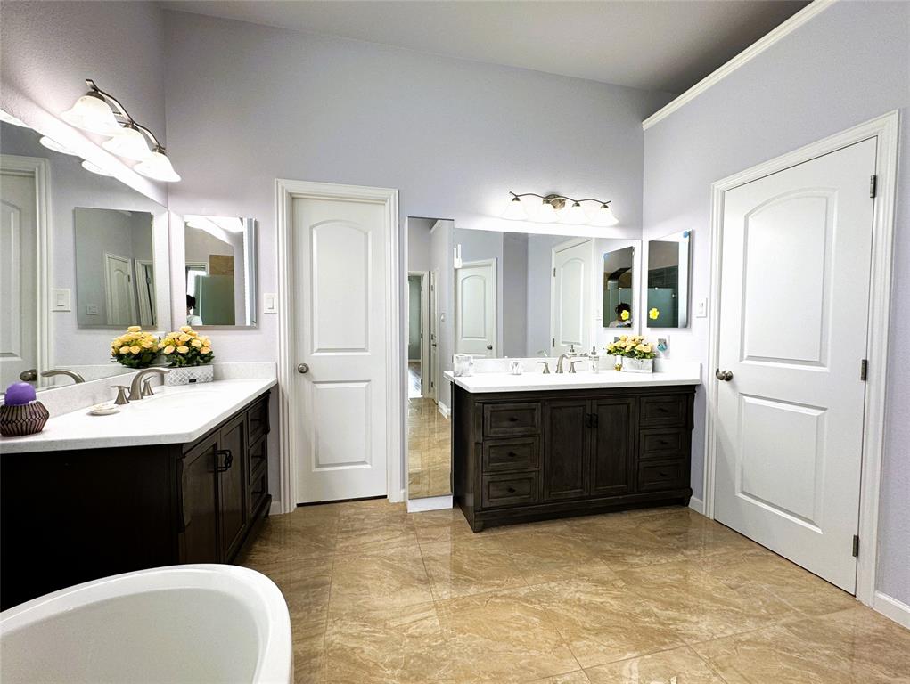 414 Lakefield Drive Property Photo 1