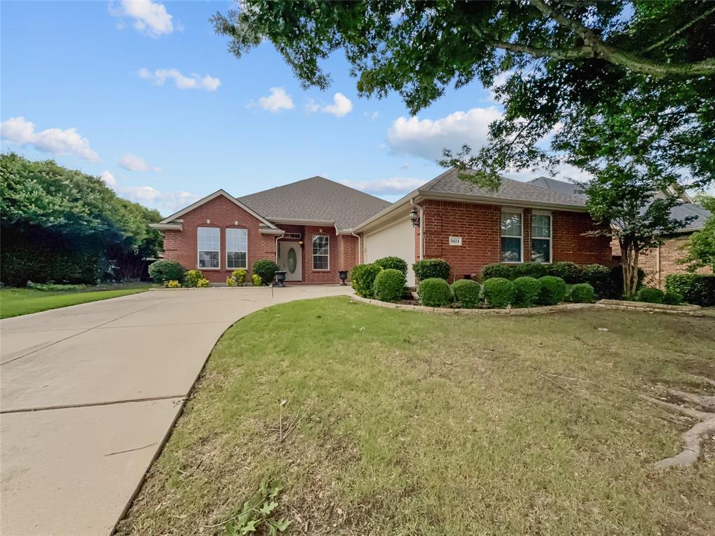 1424 Charleston Drive Property Photo 1