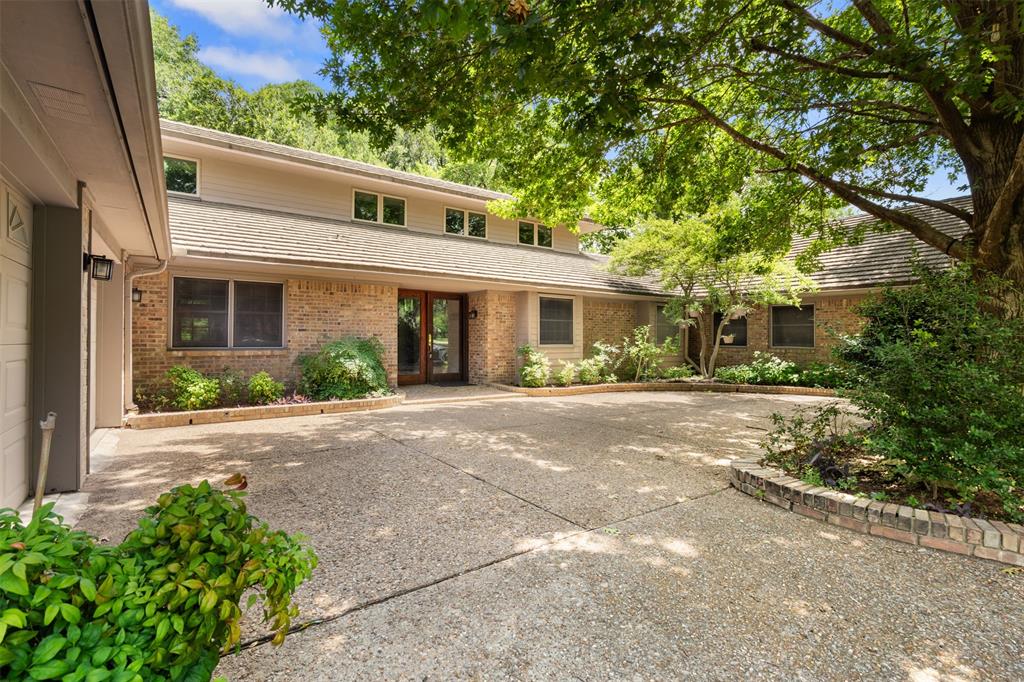 1302 S Greenstone Lane Property Photo 1