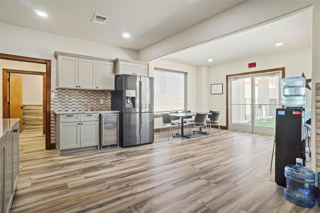 809 Woodrow Wilson Ray Circle Property Photo 8