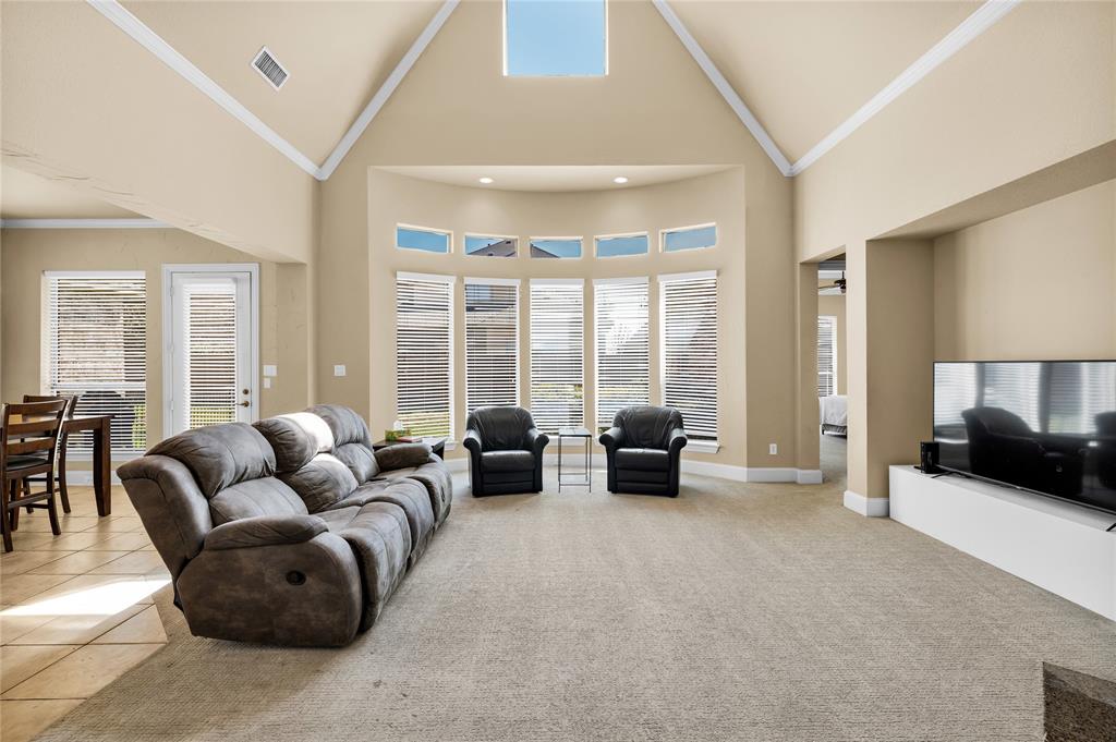 1050 Crystal Falls Drive Property Photo 1