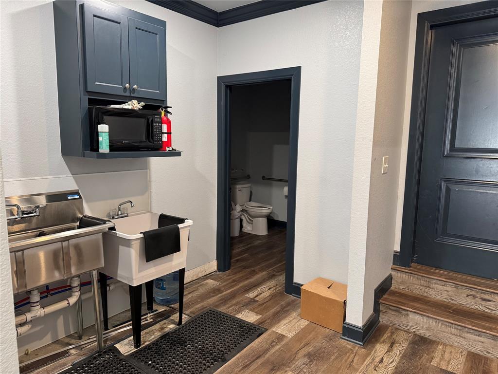 1026 Halsell Street Property Photo 5