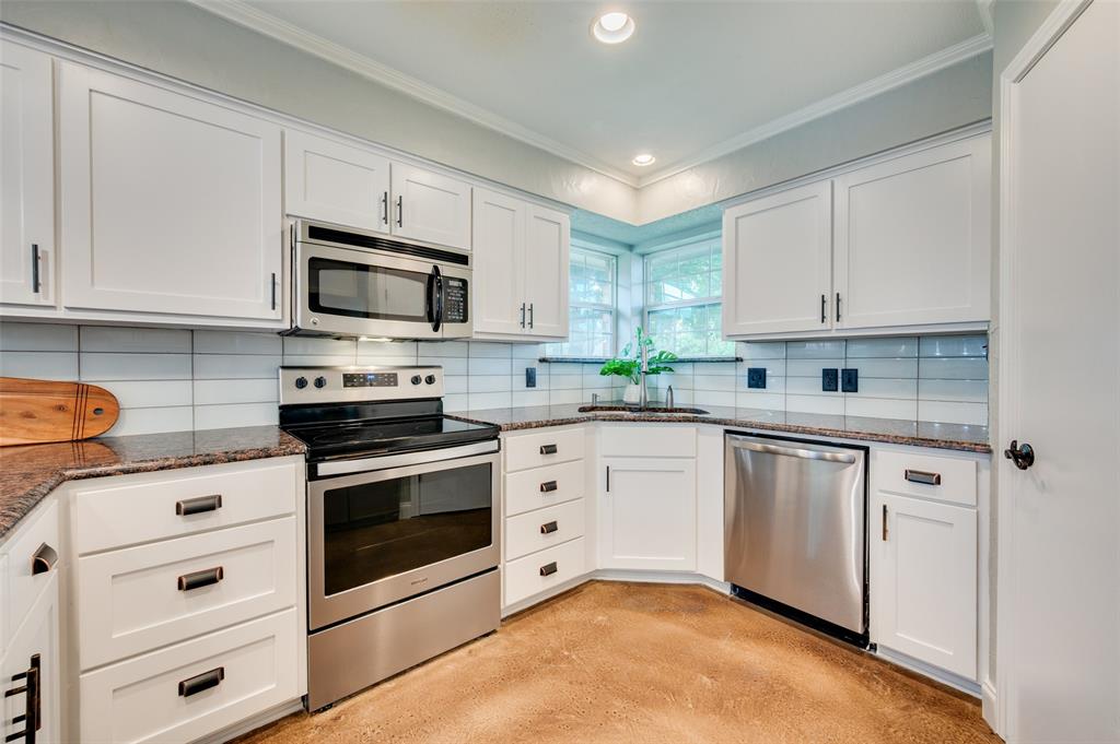4704 N Meadow Ridge Circle Property Photo 1