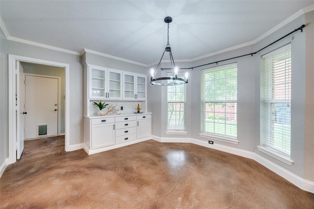 4704 N Meadow Ridge Circle Property Photo 3