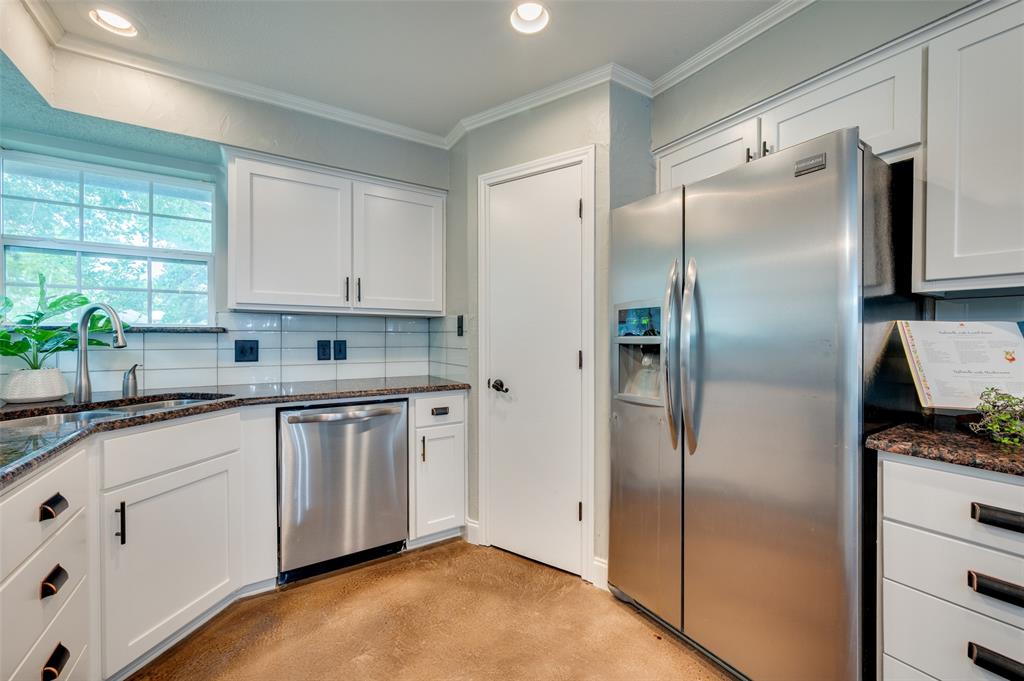 4704 N Meadow Ridge Circle Property Photo 4
