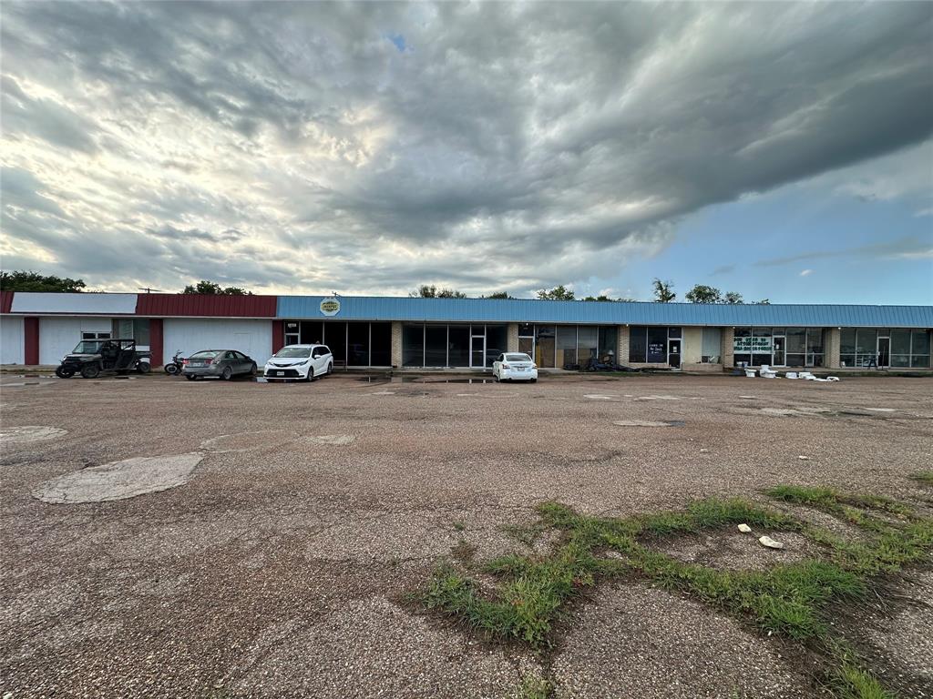 323 Fm-1713 Property Photo 2