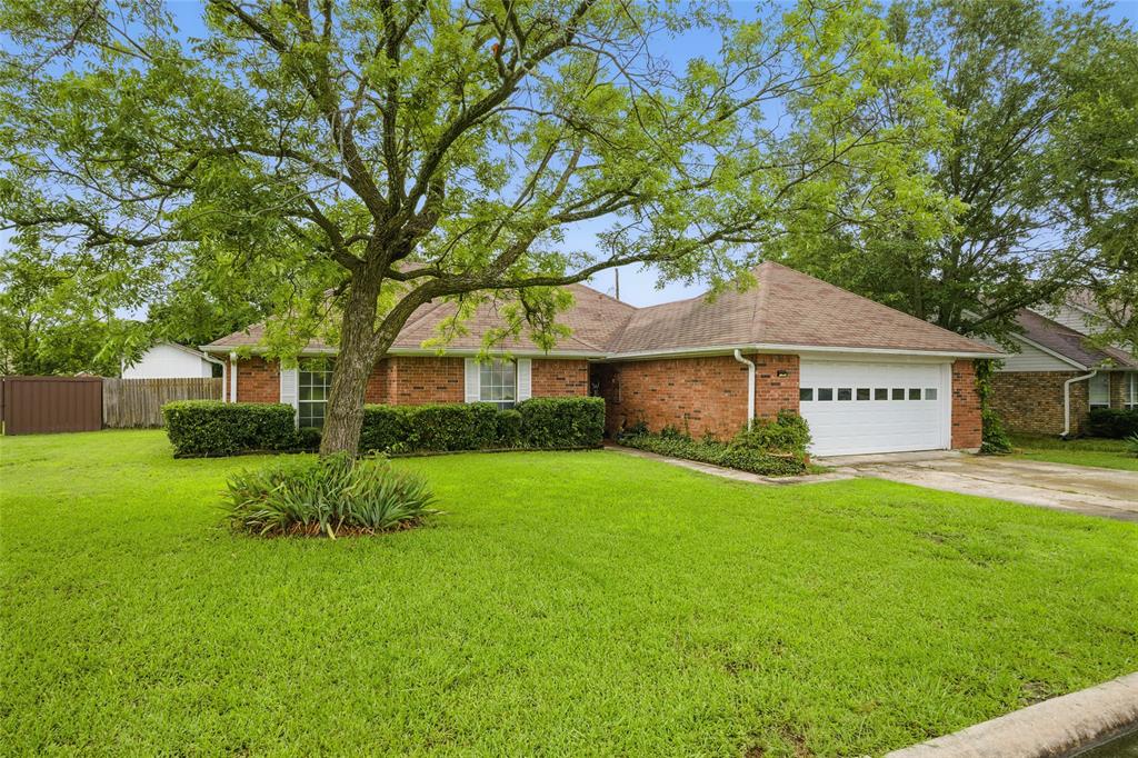 111 Christopher Drive Property Photo 1