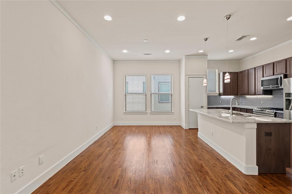 5909 Ross Avenue 2 Property Photo 8