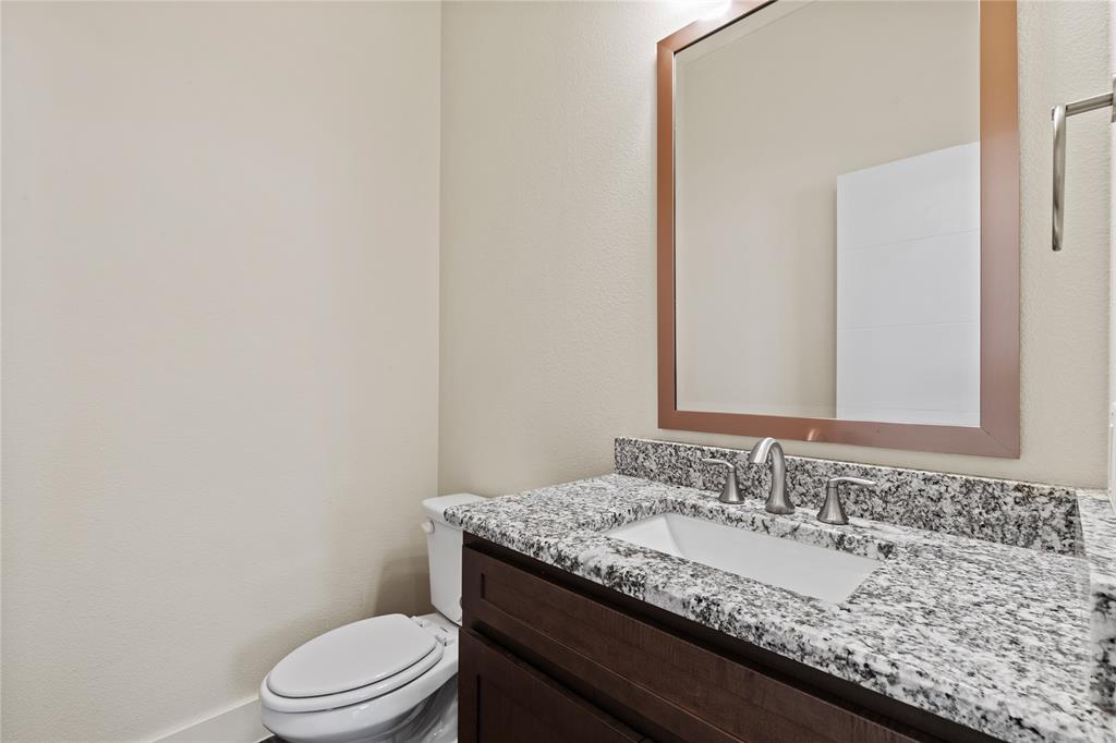 5909 Ross Avenue 2 Property Photo 17