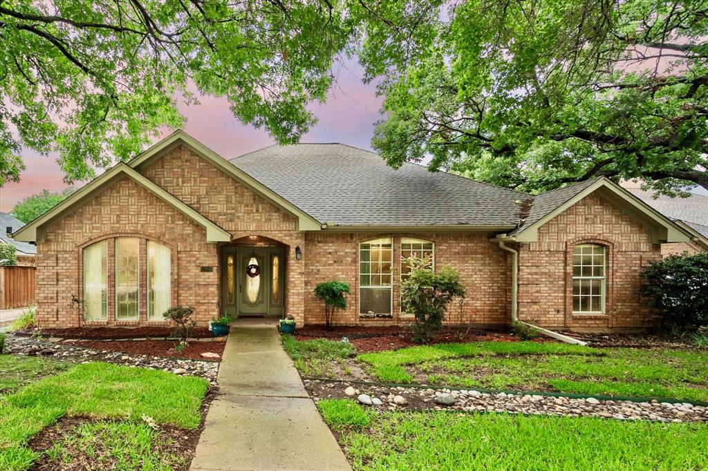 5206 Independence Avenue Property Photo 1