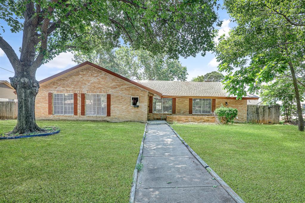 1505 Roman Road Property Photo 1