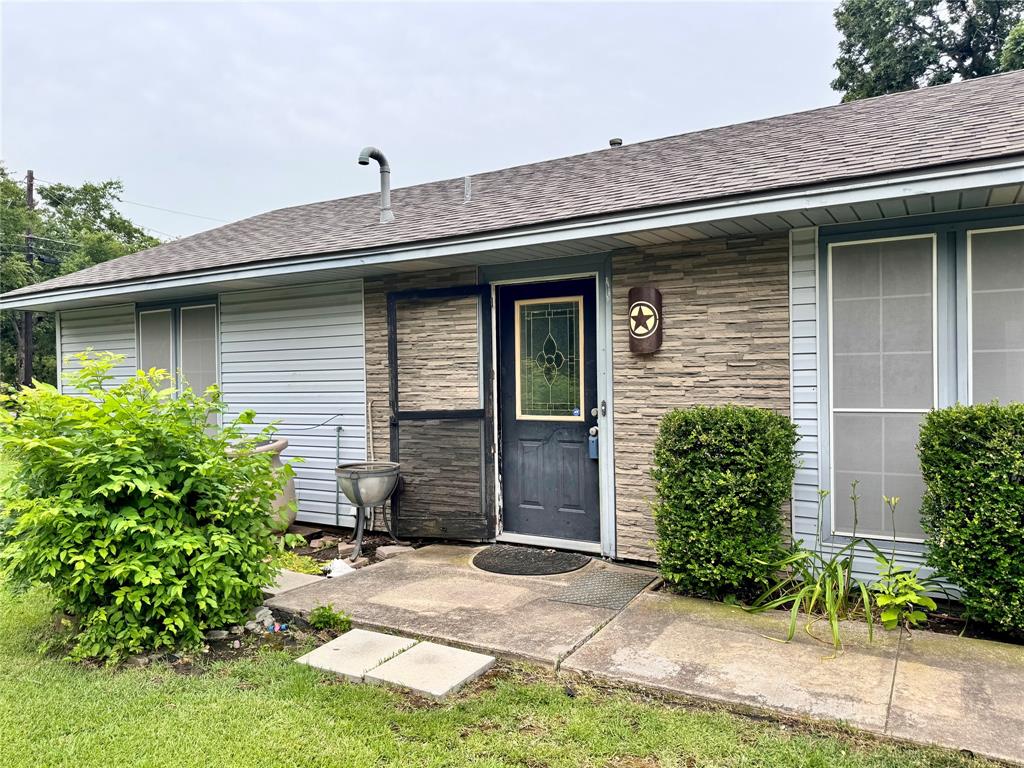 702 Wood Street Property Photo 1