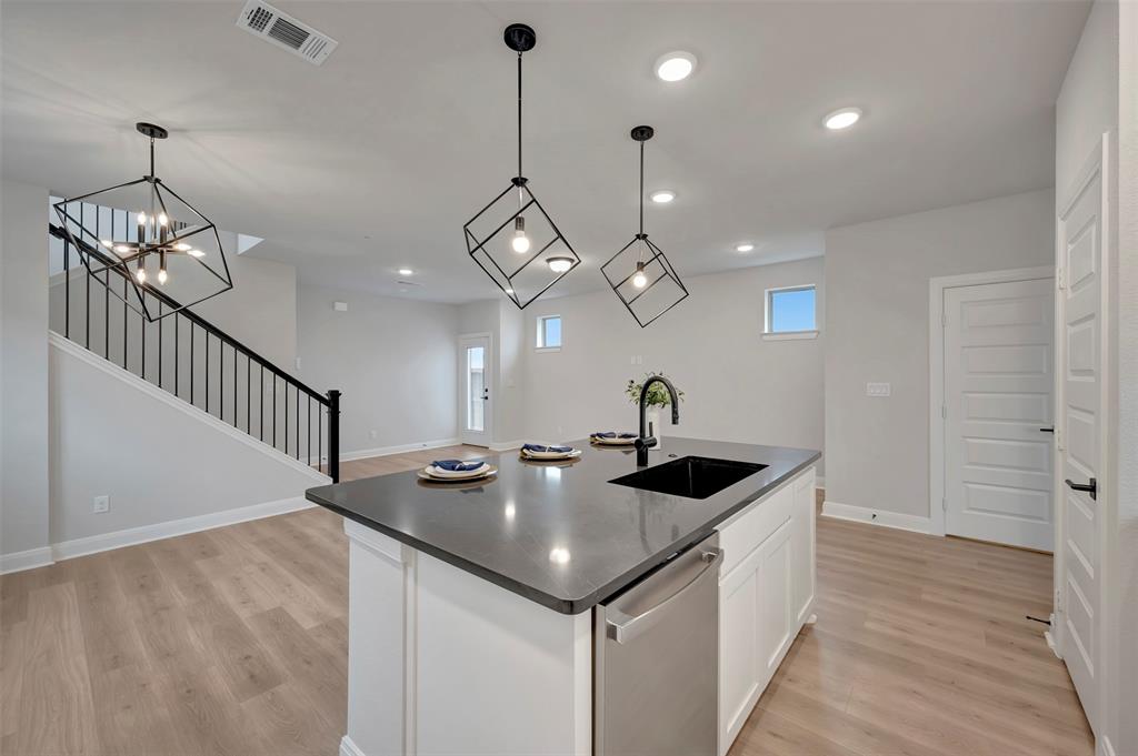 9448 Dahlia Boulevard Property Photo 10