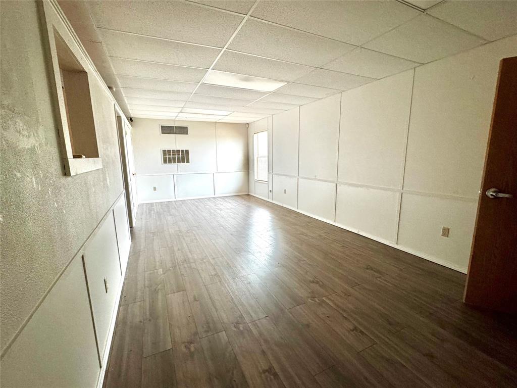 1315 N Beaton Property Photo 4