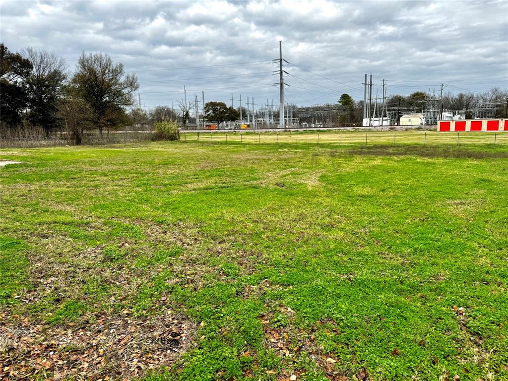 1315 N Beaton Property Photo 6