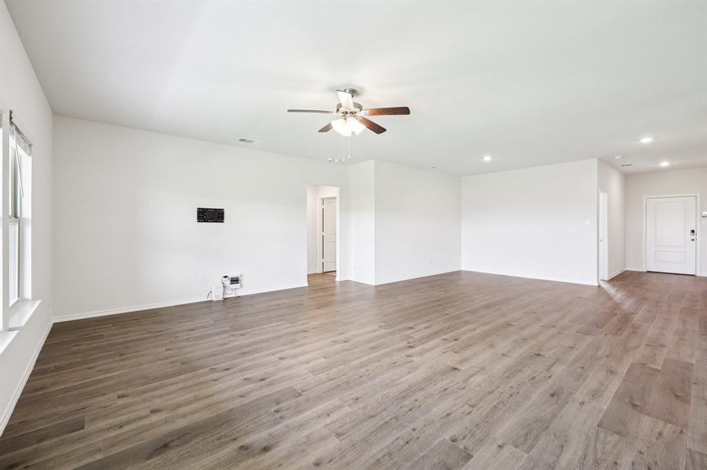 205 Roughrider Trail Property Photo 8