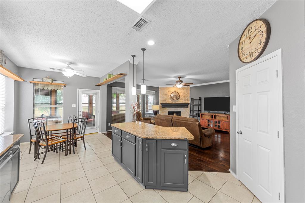 5904 Meadowcrest Lane Property Photo 10