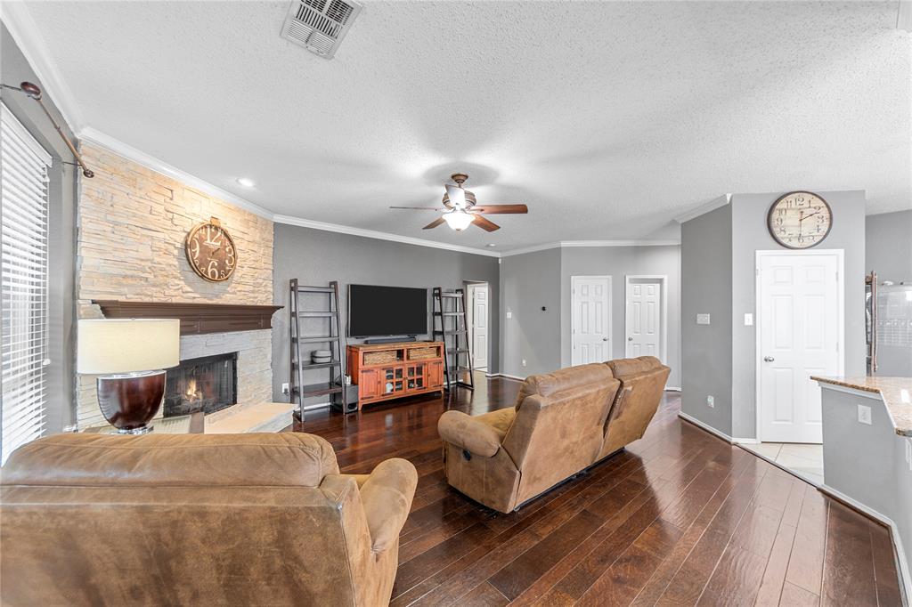 5904 Meadowcrest Lane Property Photo 12