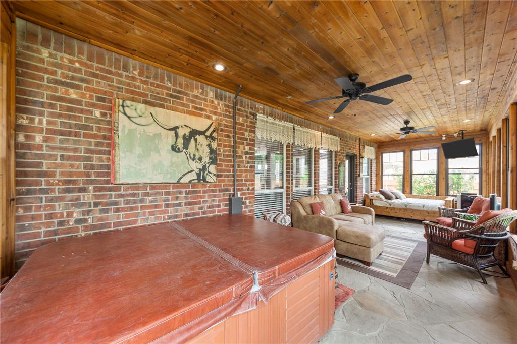 5904 Meadowcrest Lane Property Photo 26