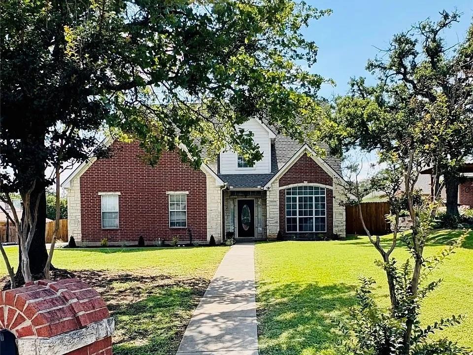702 John Thomas Drive Property Photo 1
