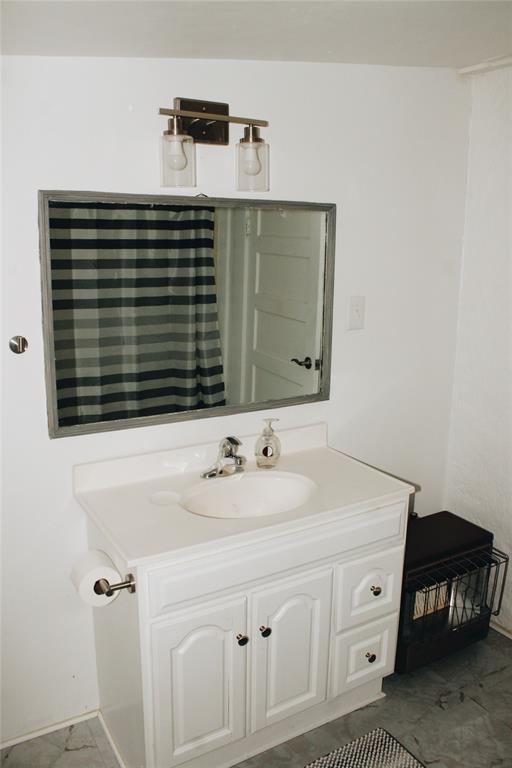 121 E Avenue B Property Photo 5