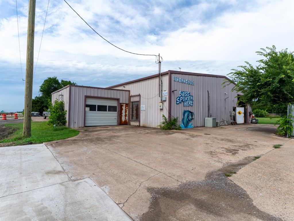 630 N I-35 Frontage Road Property Photo 9