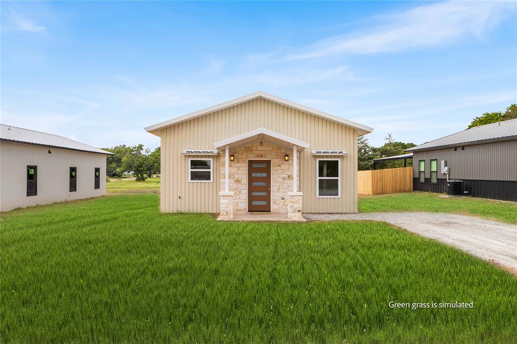 1109 E Navarro Avenue Property Photo 1