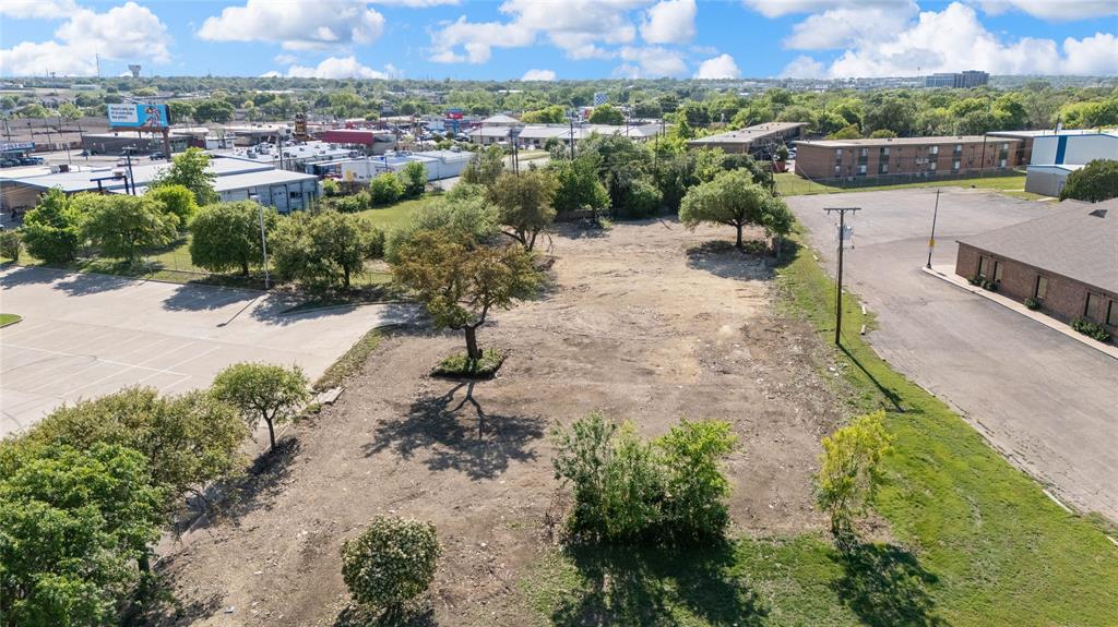 720 N New Road Property Photo 10