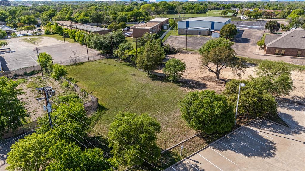 720 N New Road Property Photo 19