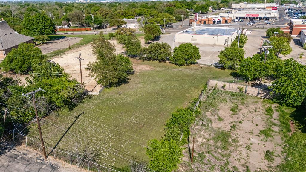 720 N New Road Property Photo 22
