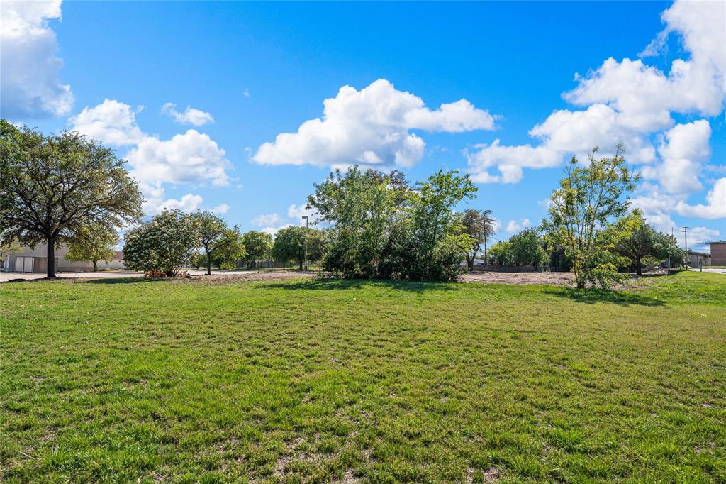 720 N New Road Property Photo 36