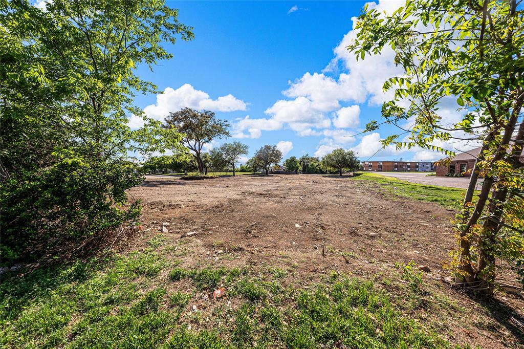720 N New Road Property Photo 39