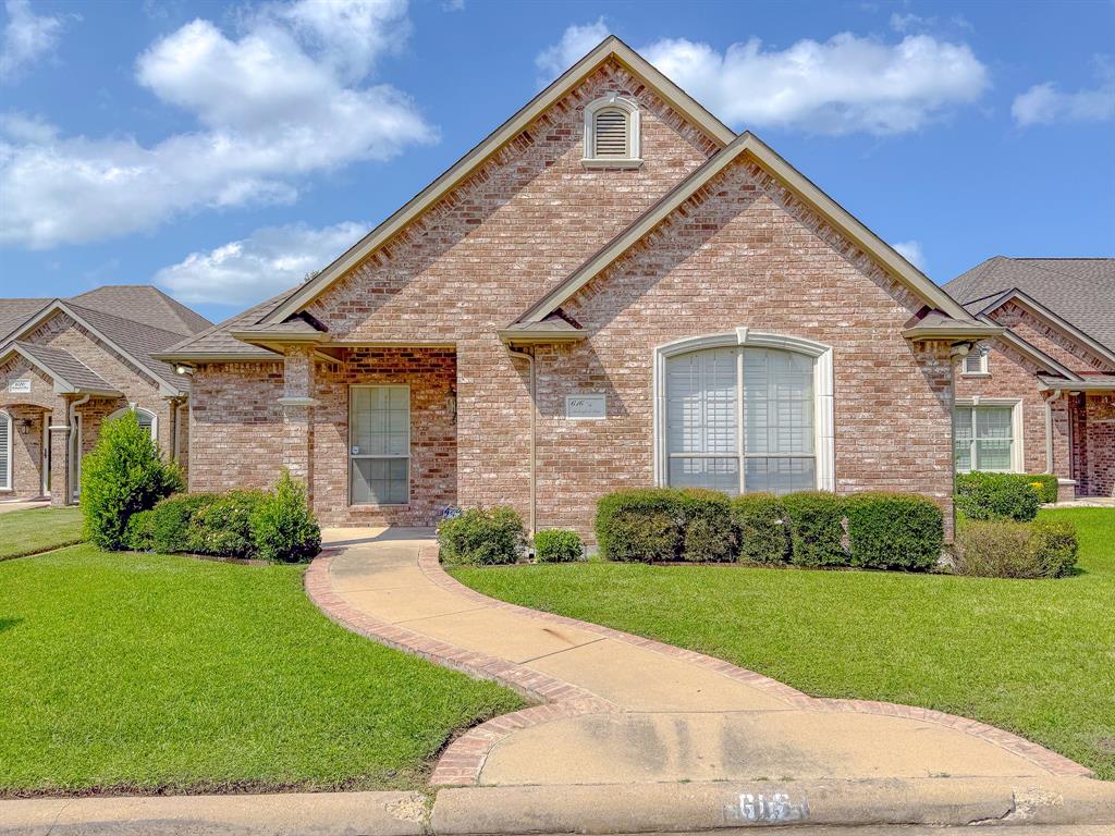 616 Mockingbird Place Property Photo 1