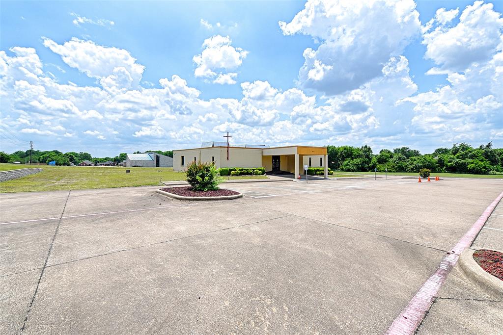 1012 E Wintergreen Road Property Photo 4