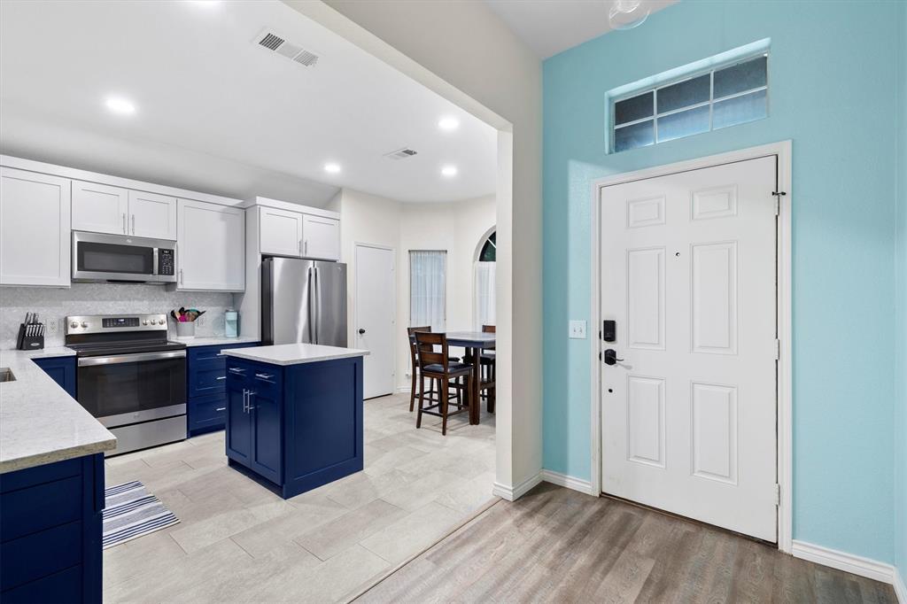 712 Kerwin Court Property Photo 4