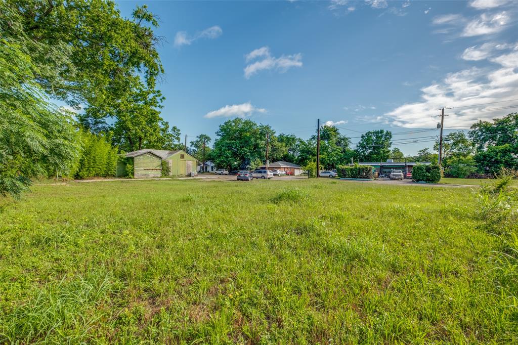 2723 Lagow Street Property Photo 12