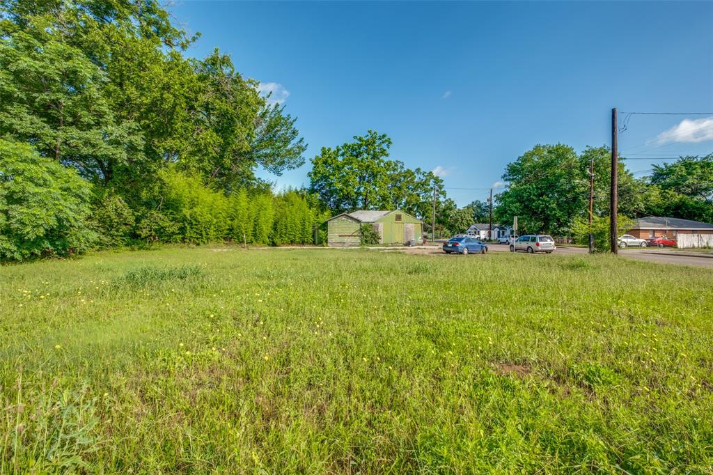 2723 Lagow Street Property Photo 13