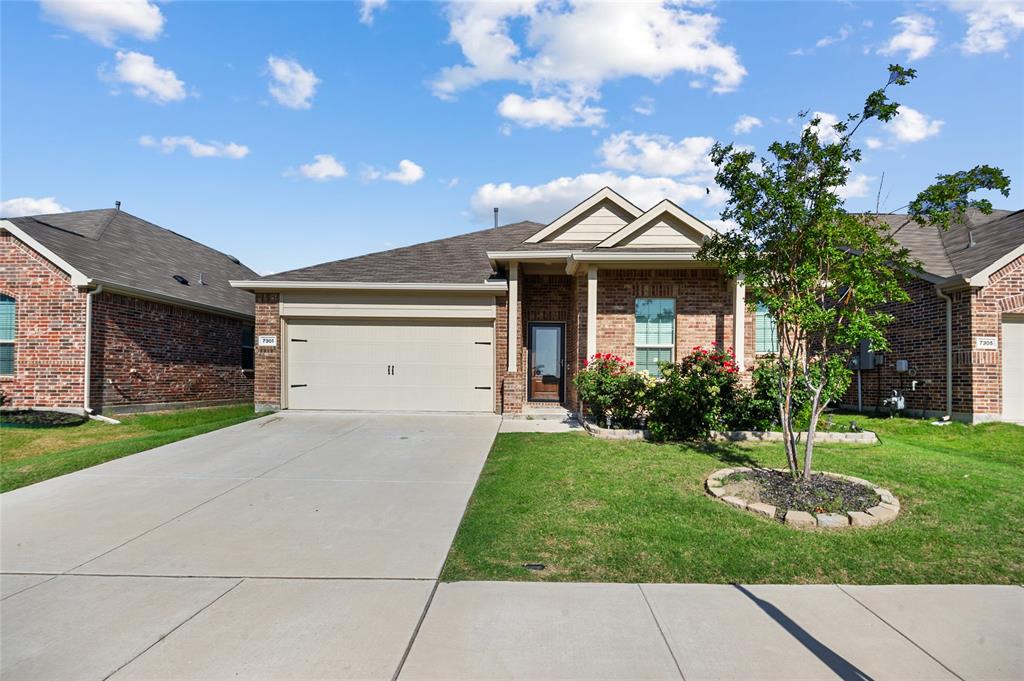 7301 Crepe Myrtle Avenue Property Photo 1