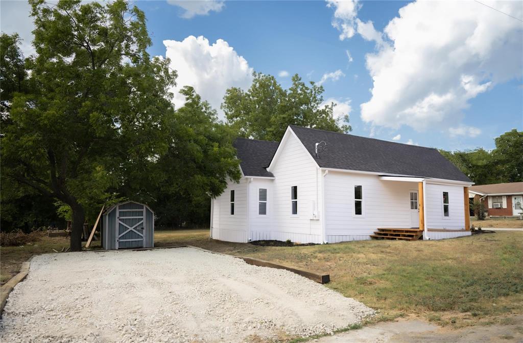 309 E Cheek Street Property Photo 1
