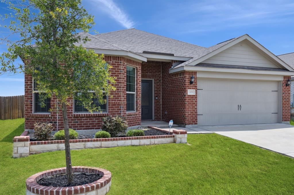 203 Lake Ridge Property Photo 1