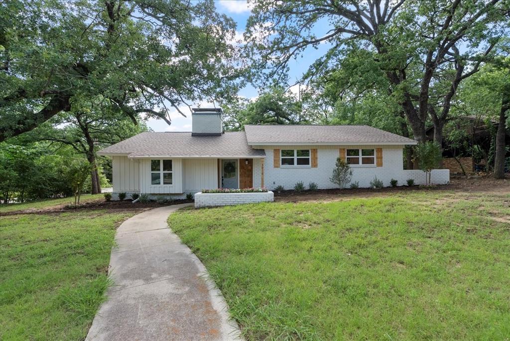 3016 Nottingham Drive Property Photo 1