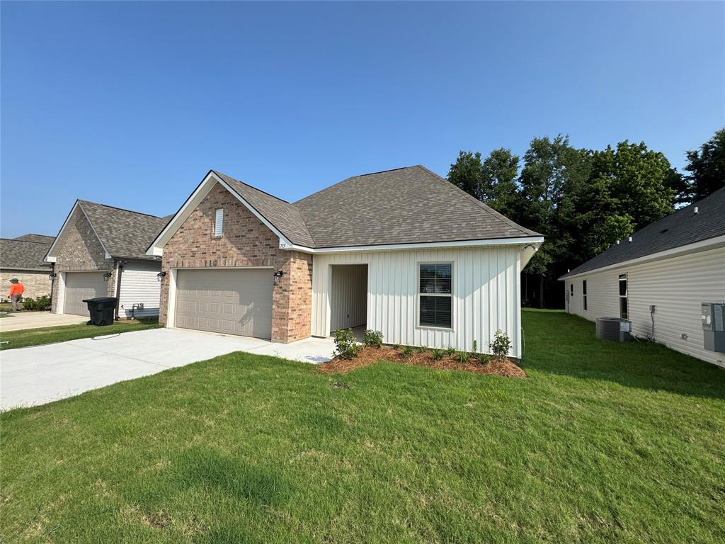 715 Venecia Drive Property Photo 1