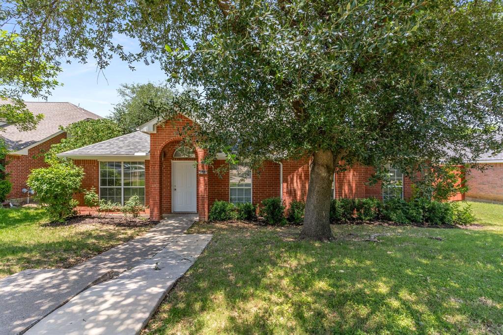 935 Royal Oaks Drive Property Photo 1