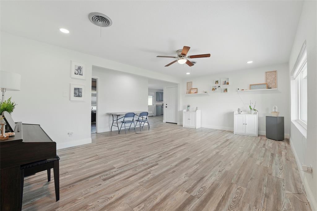 421 E Tarrant Road Property Photo 1