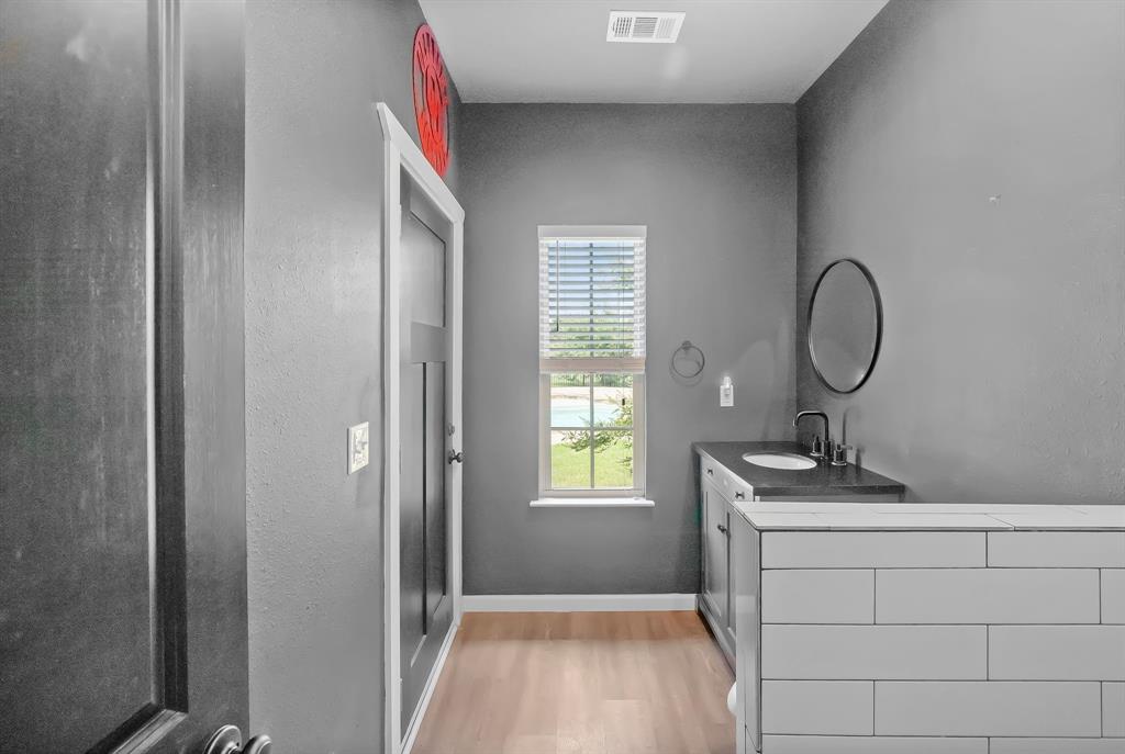 4221 County Road 2613 Property Photo 37