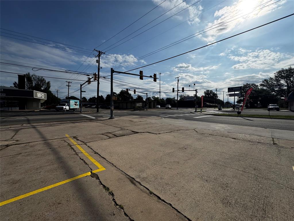 1626 Lamar Avenue Property Photo 8