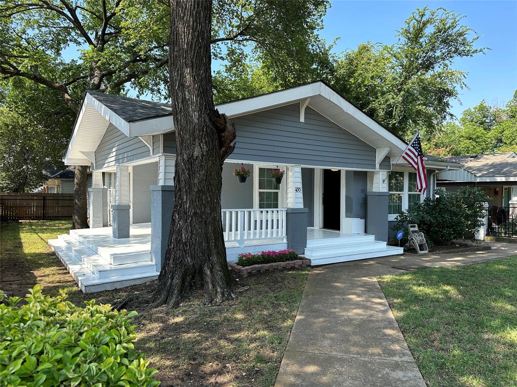 400 W Pembroke Avenue Property Photo 1